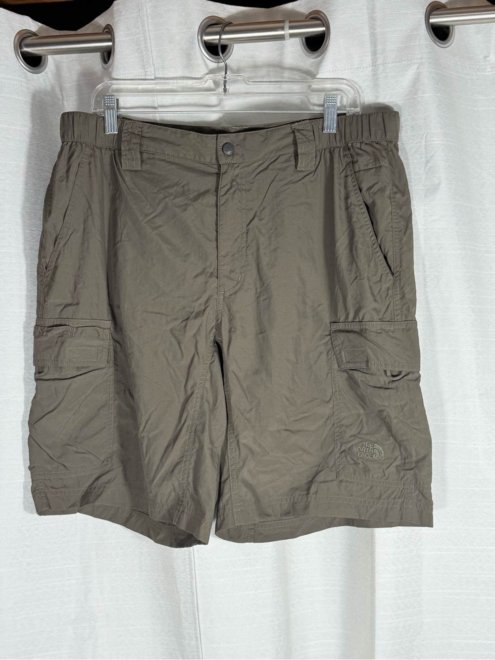 The North Face Men's Olive  Large nylon Cargo Shorts